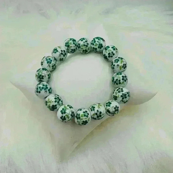 Chinese-Style Ceramic Floral Beaded Bracelet in Green - Picture 3 of 6